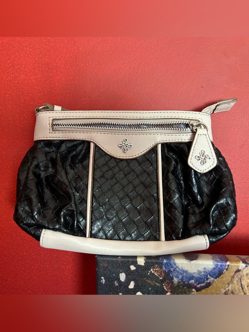 Simply Vera Black & Cream Clutch